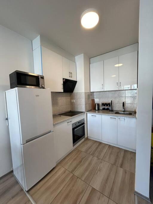 Modern With Garage * Budapeste