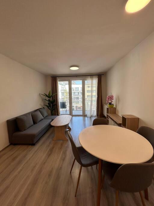 Lejlighed Modern With Garage Budapest